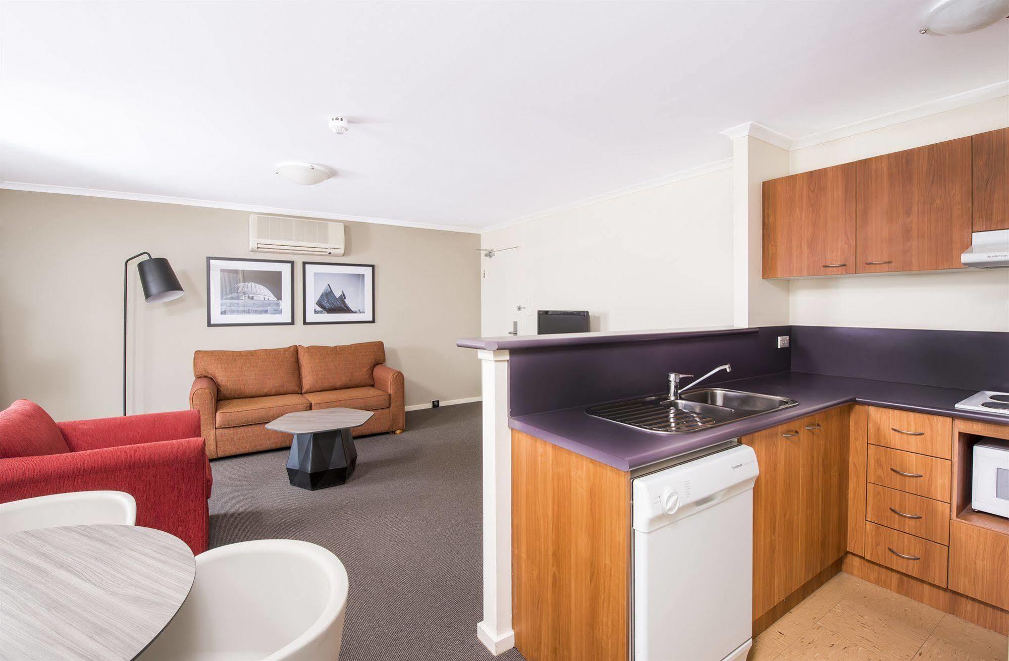 Mantra On Northbourne Aparthotel Canberra Exterior photo